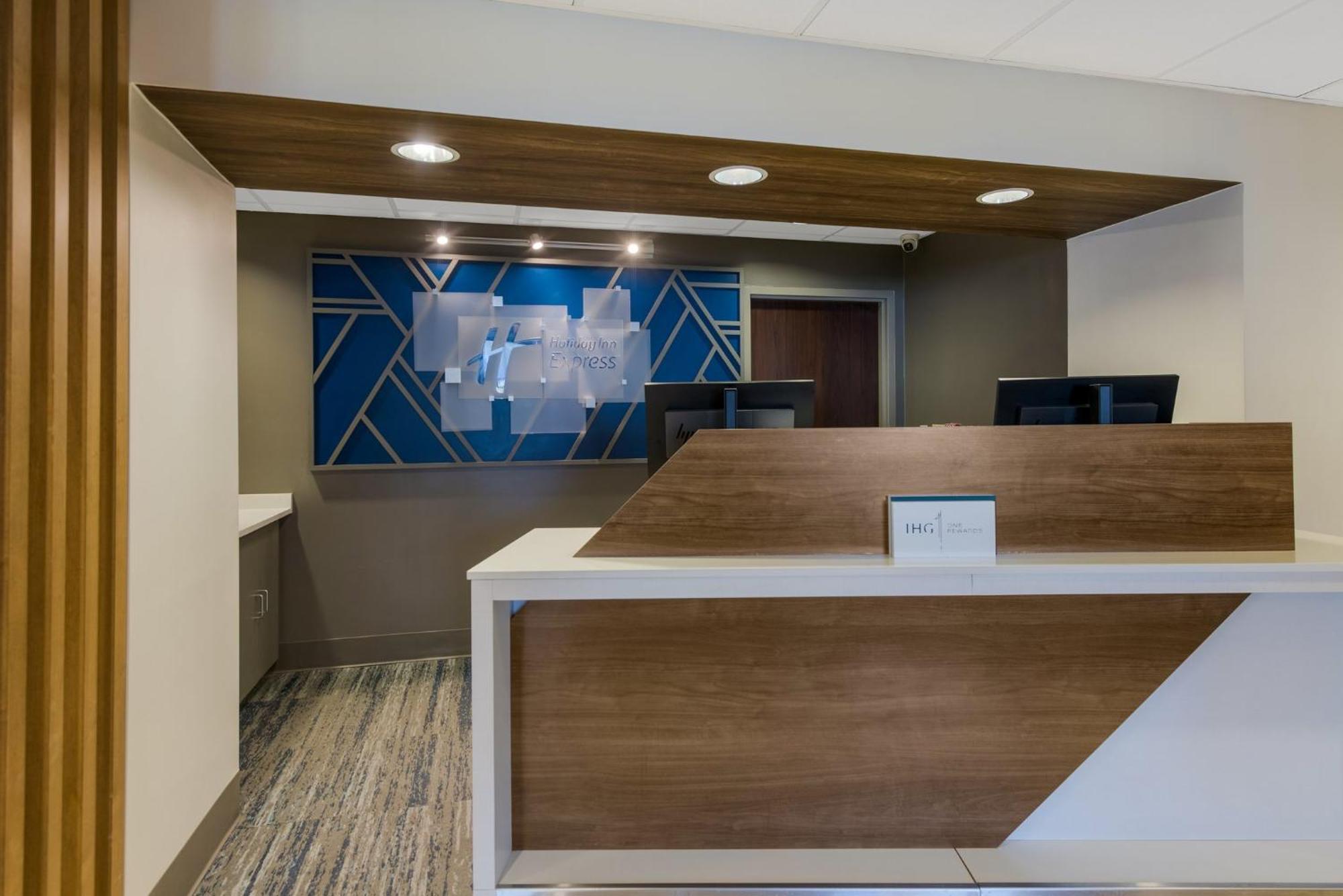 Holiday Inn Express Hotels- Hampton By Ihg Экстерьер фото