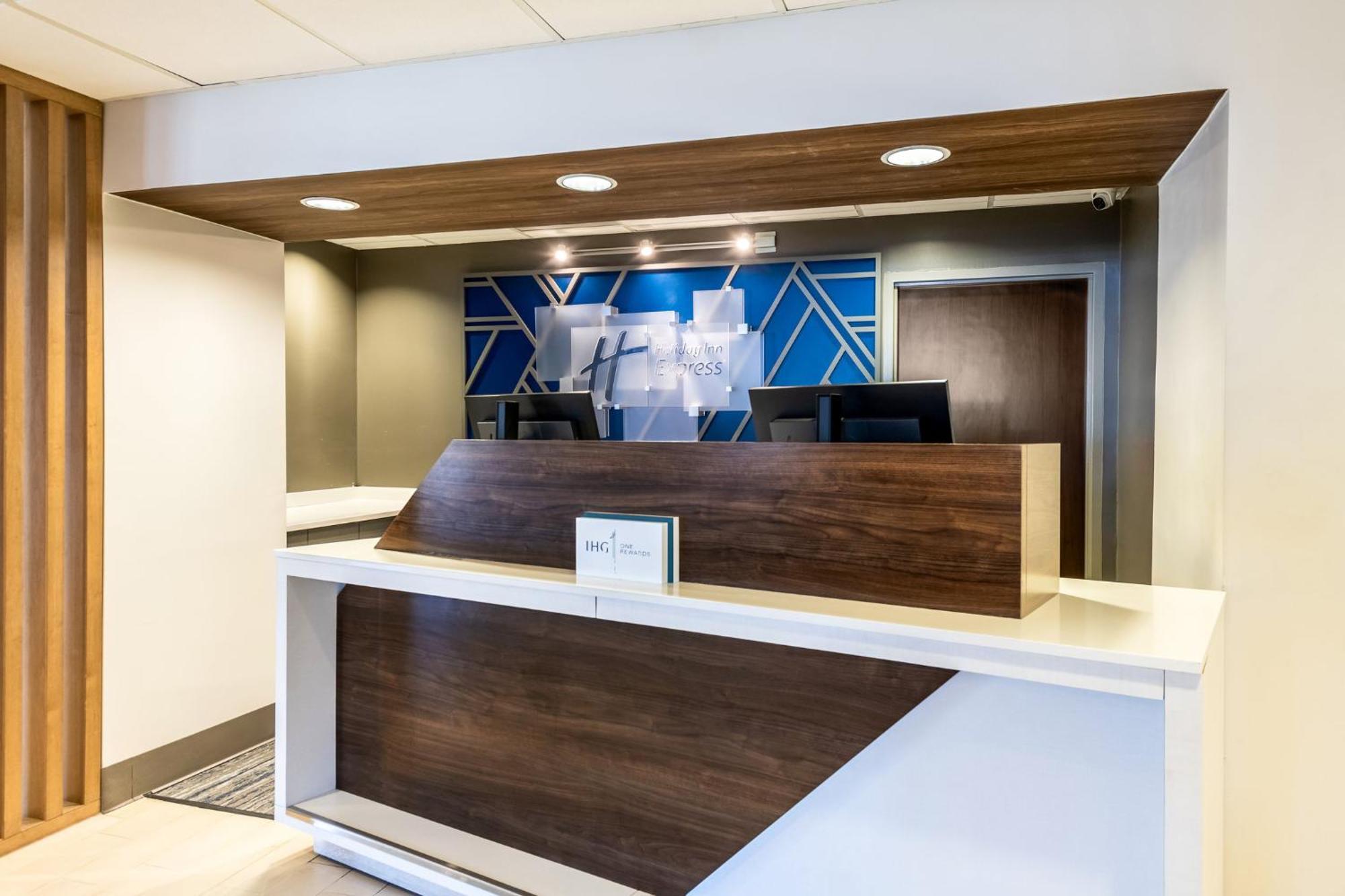 Holiday Inn Express Hotels- Hampton By Ihg Экстерьер фото