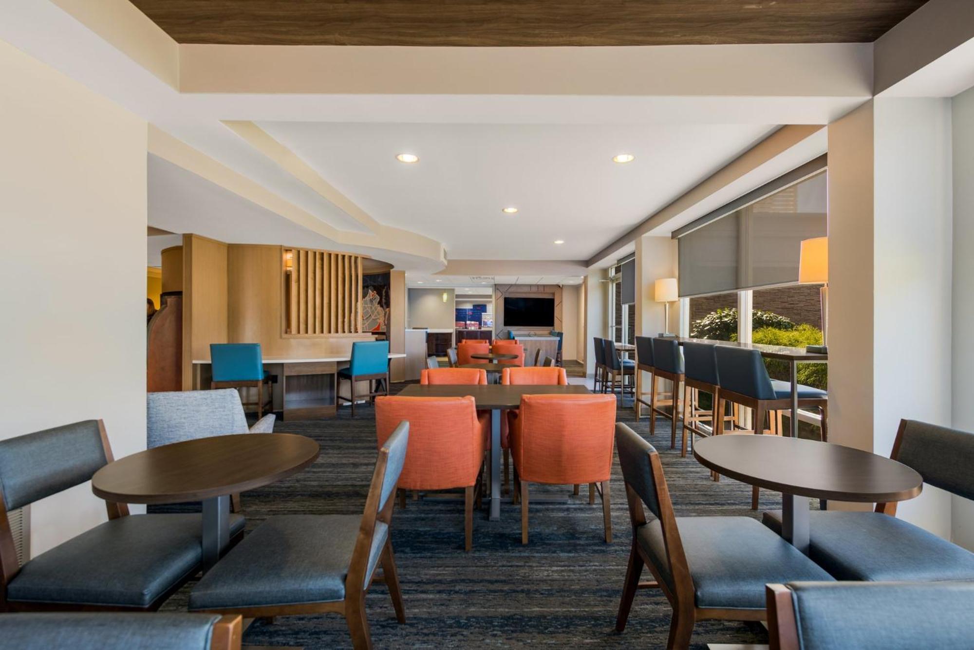 Holiday Inn Express Hotels- Hampton By Ihg Экстерьер фото